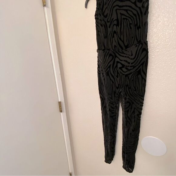 WEISSMAN Elite Dance Costume black Burnout Animal Mesh Unitard NV11636 IC 7/8 - Picture 3 of 16